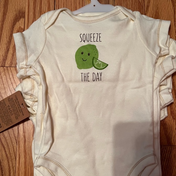 Touched By Nature: 5 Organic Cotton Onsies Bodysuits. Size: 0-3 months. - Picture 2 of 5